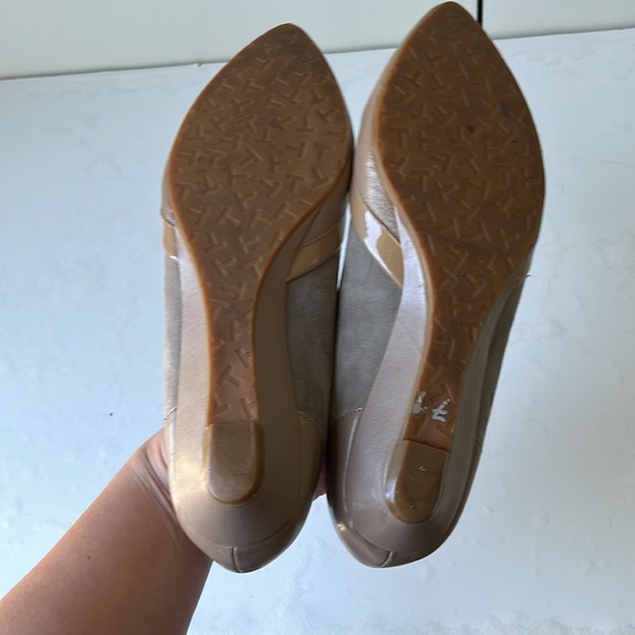 Tahari Mini Wedge Slip On - Picture 4 of 4
